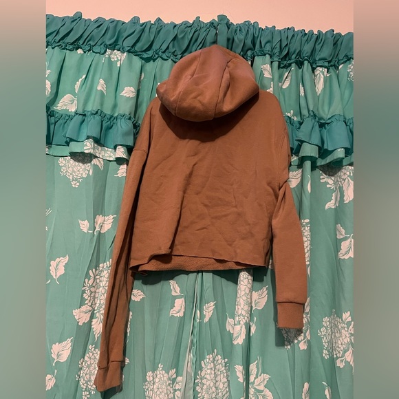 Brown CROPTOP Sweater - Picture 2 of 3